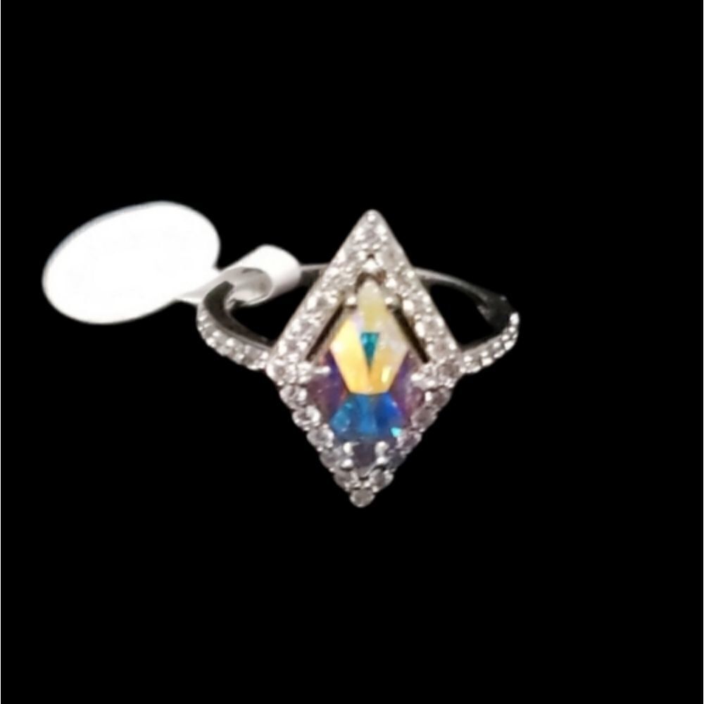 New ring iridescent diamond shape